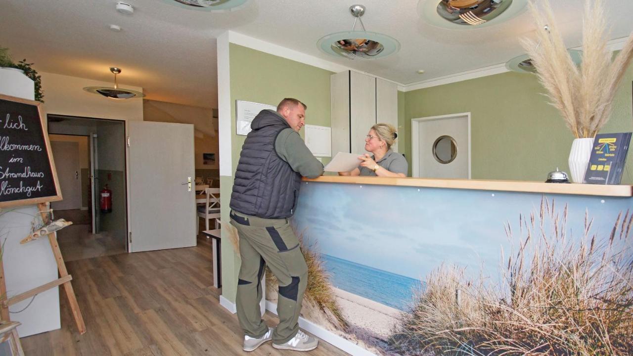 F-1010 Strandhaus Moenchgut Bed&Breakfast Dz 37 Strandnah, Inkl Fruehstueck Lobbe Eksteriør bilde