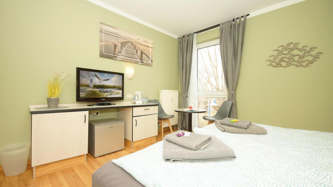 F-1010 Strandhaus Moenchgut Bed&Breakfast Dz 37 Strandnah, Inkl Fruehstueck Lobbe Eksteriør bilde